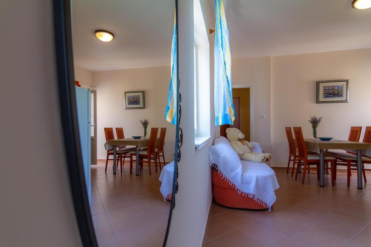 Apartman Haus Maja Banjol 外观 照片