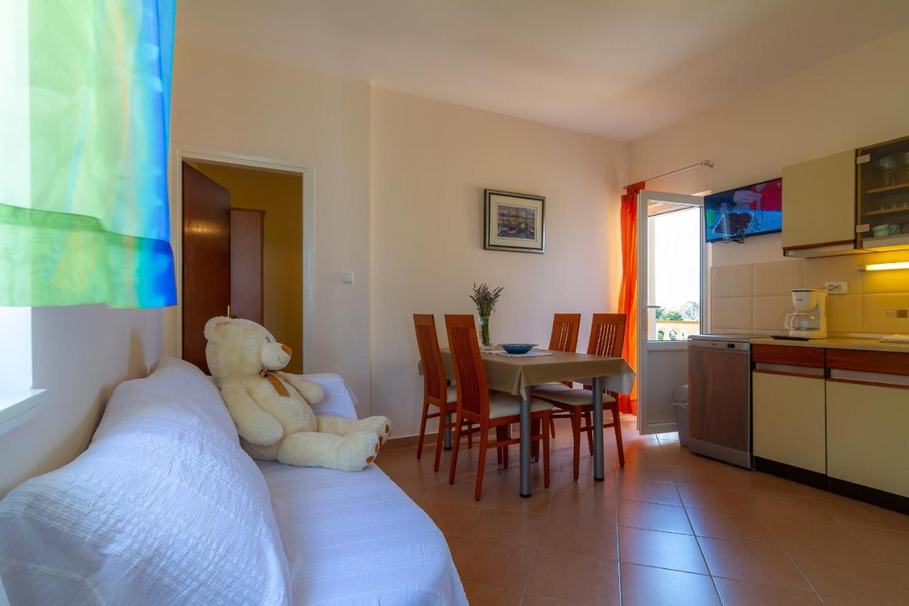 Apartman Haus Maja Banjol 外观 照片