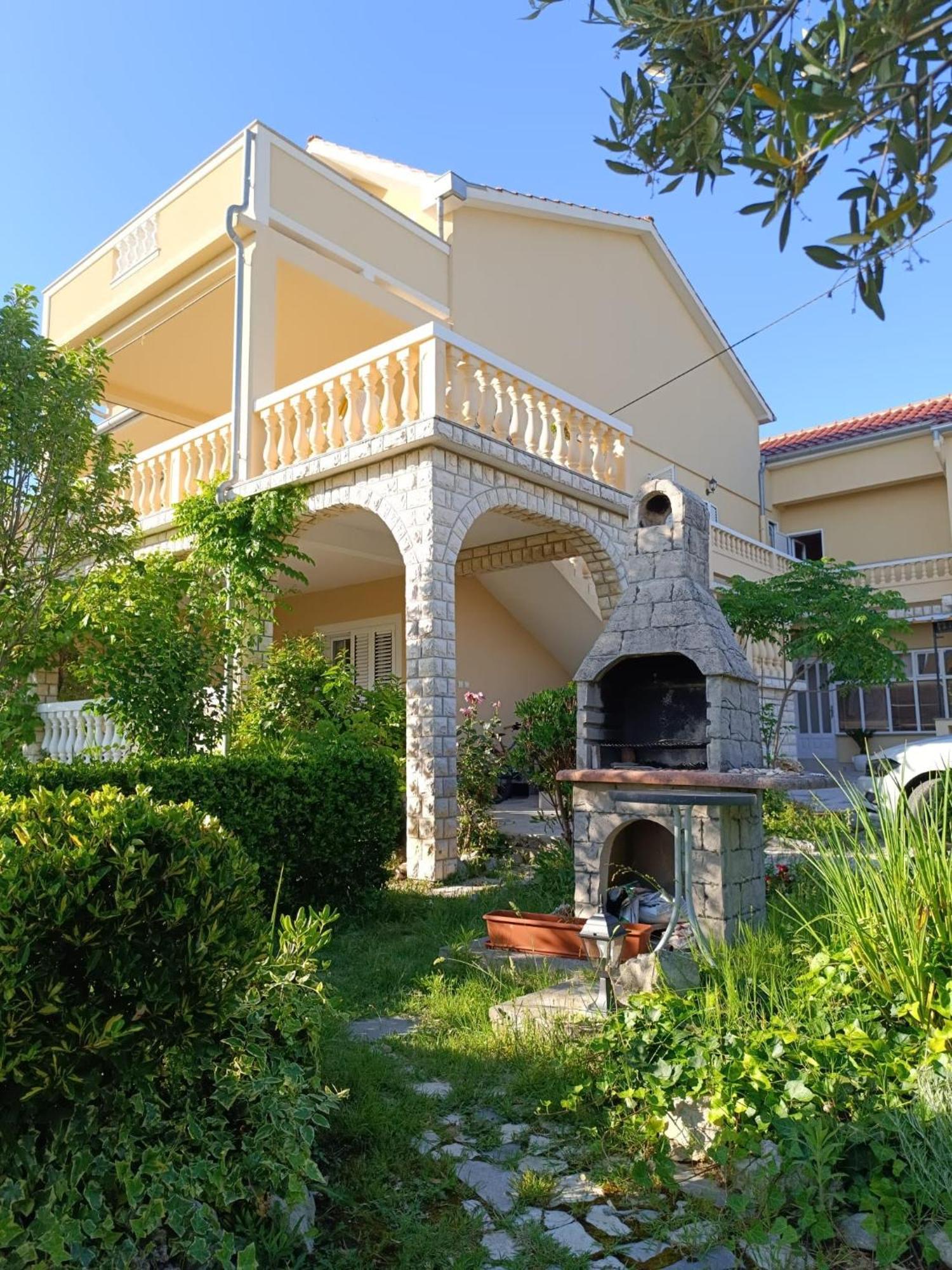 Apartman Haus Maja Banjol 外观 照片